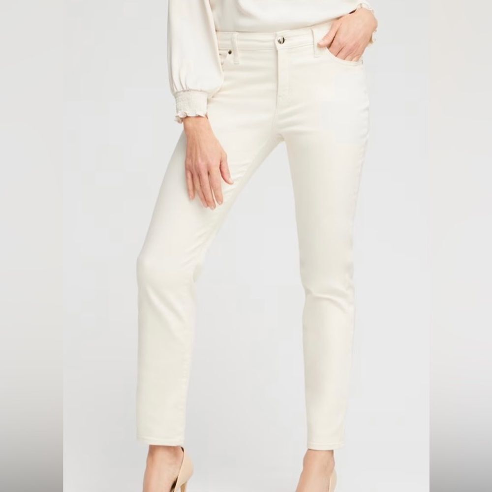 Chicos English cream comfortable flattering corduroy pants